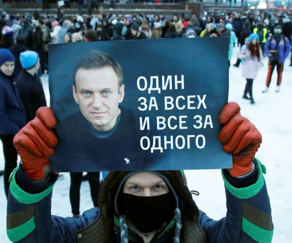 Навальныйг дэмжиж, эсэргүүцлийн жагсаалд оролцсон Европын дипломатчид ОХУ-аас хөөгджээ